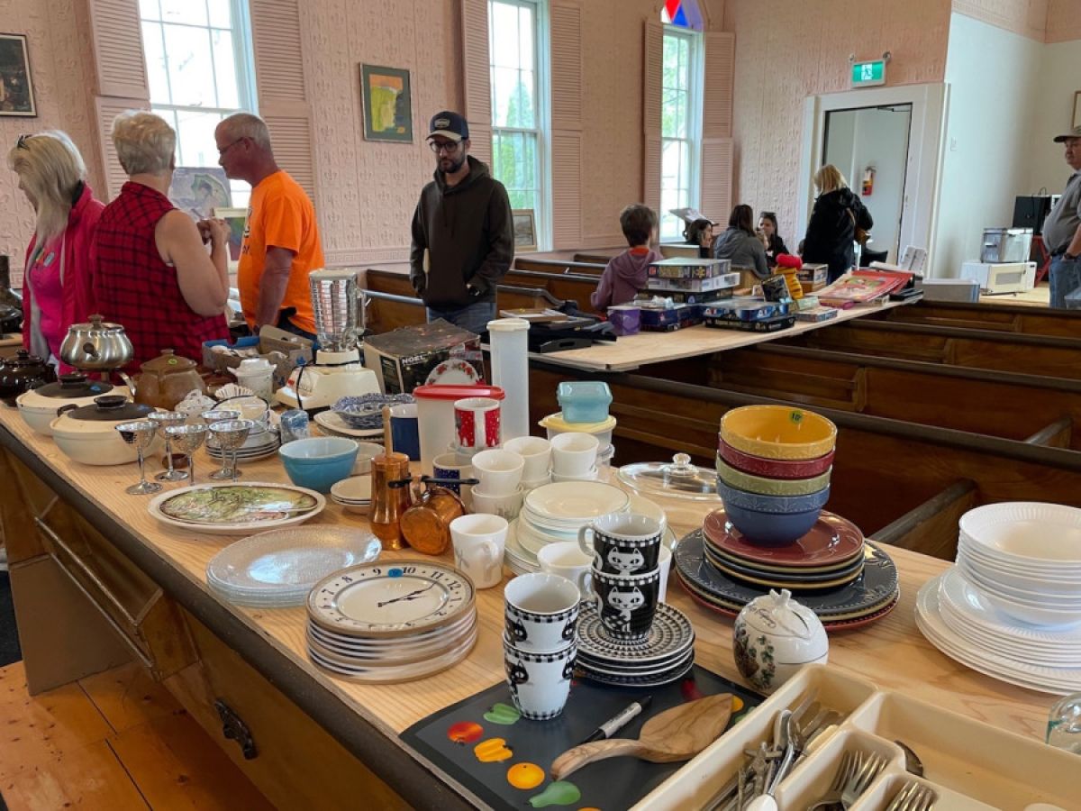 Premier Marché aux puces du CCA